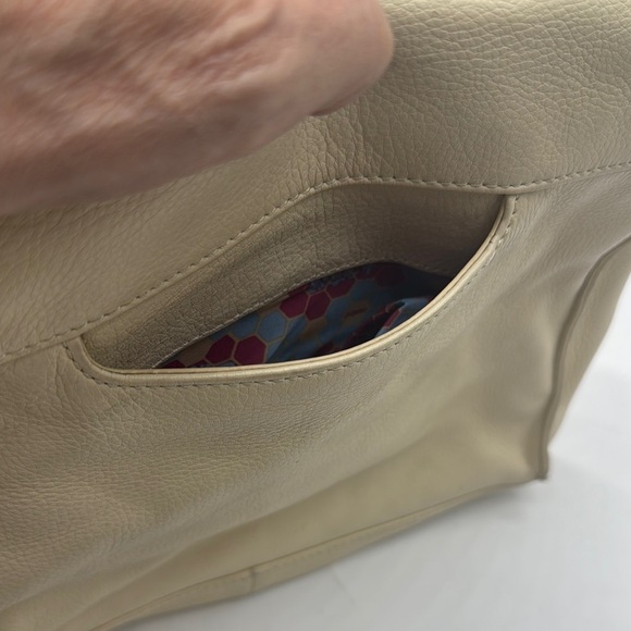 HOBO Elegant Cream Leather Clutch Handbag MCB7652S - Picture 11 of 13